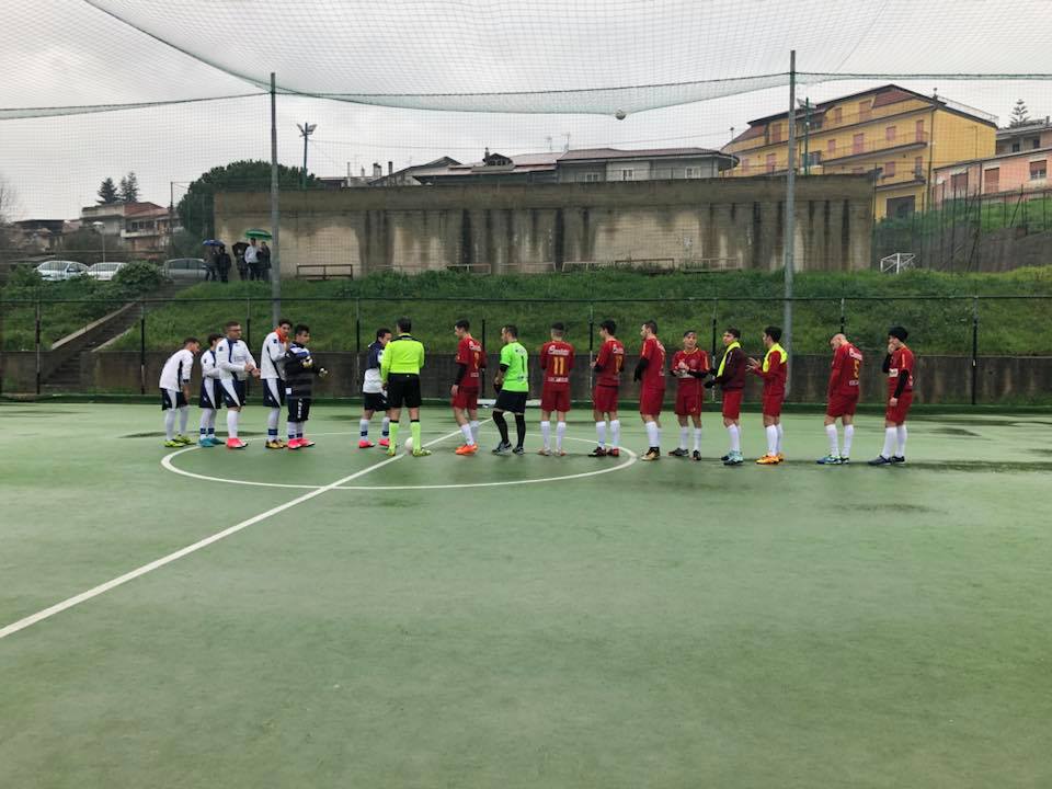 Rombiolo e Futsal Fortuna schierate a centrocampo