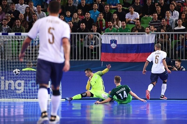 Il gol del momentaneo 1-0 azzurro di Honorio